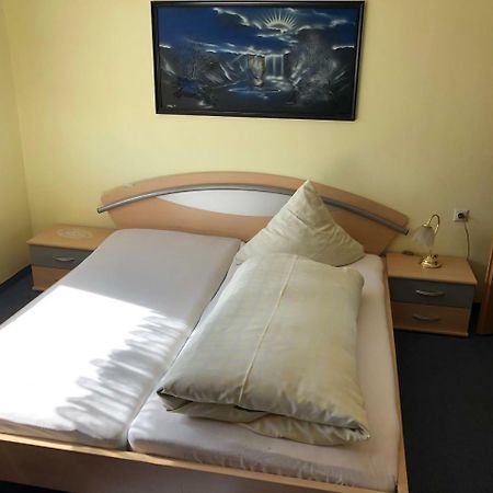 Hotel Cafe Waldeck Wuestenrot Екстериор снимка